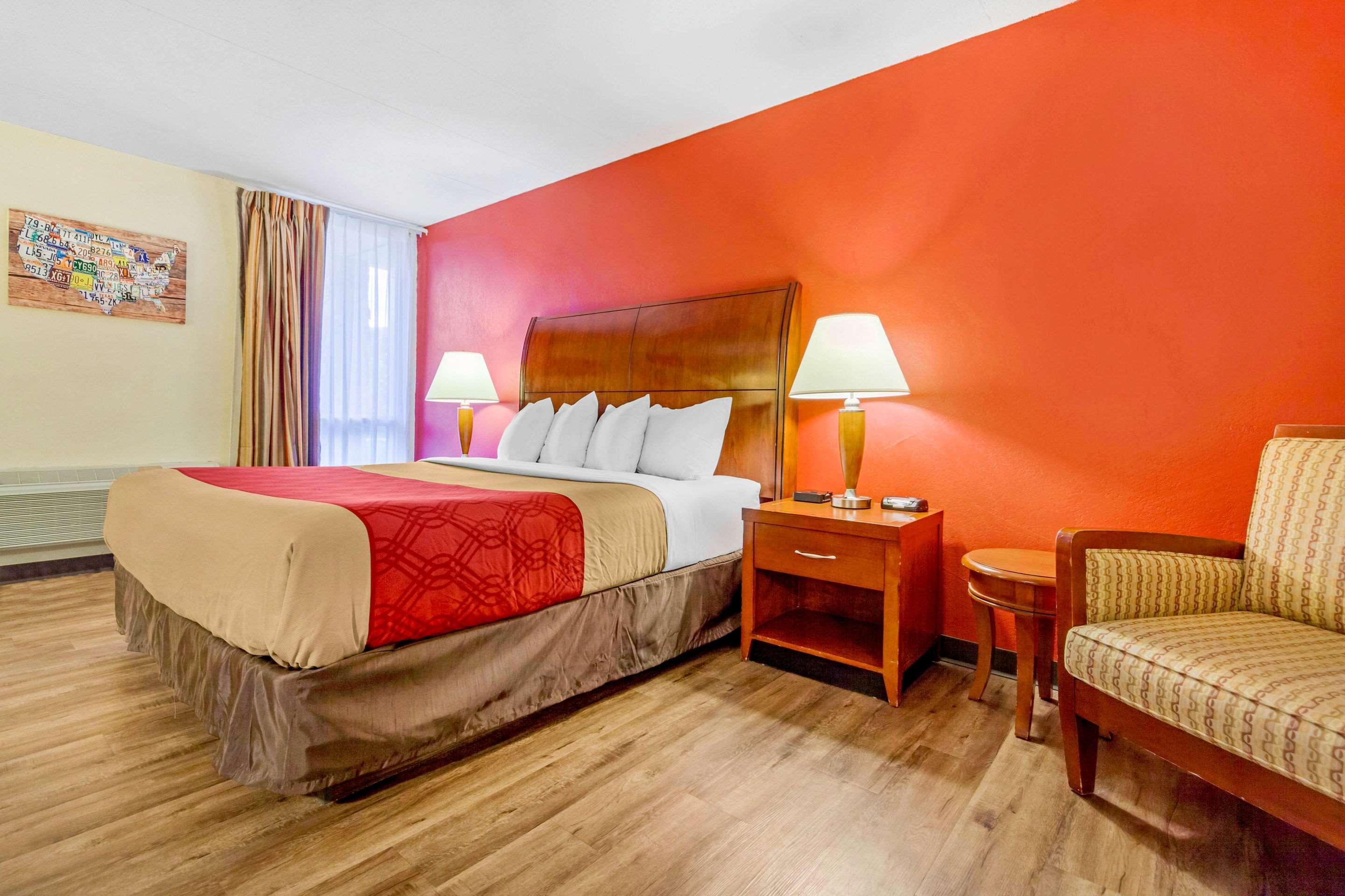 Econo Lodge Inn & Suites Brookings Eksteriør bilde