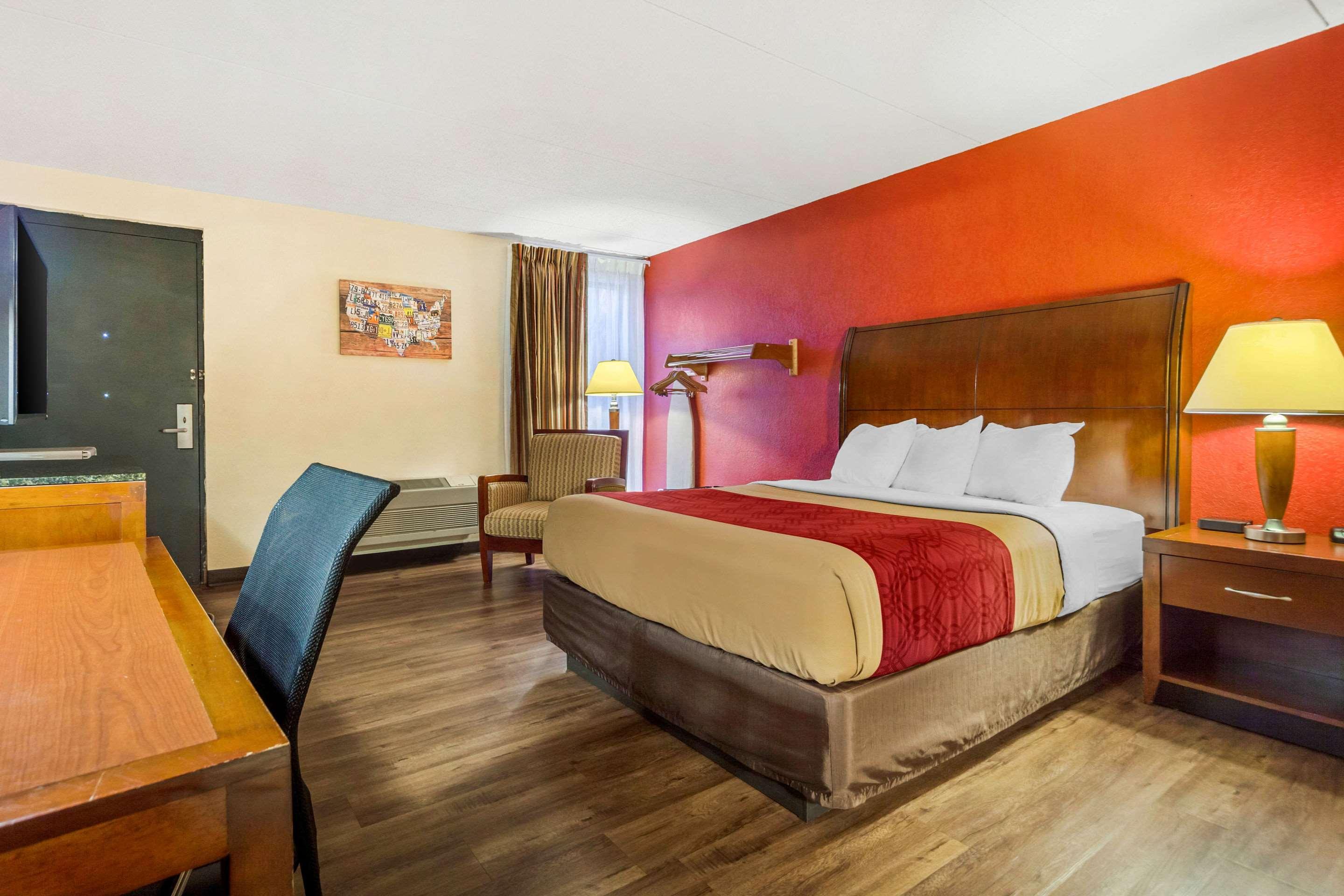 Econo Lodge Inn & Suites Brookings Eksteriør bilde