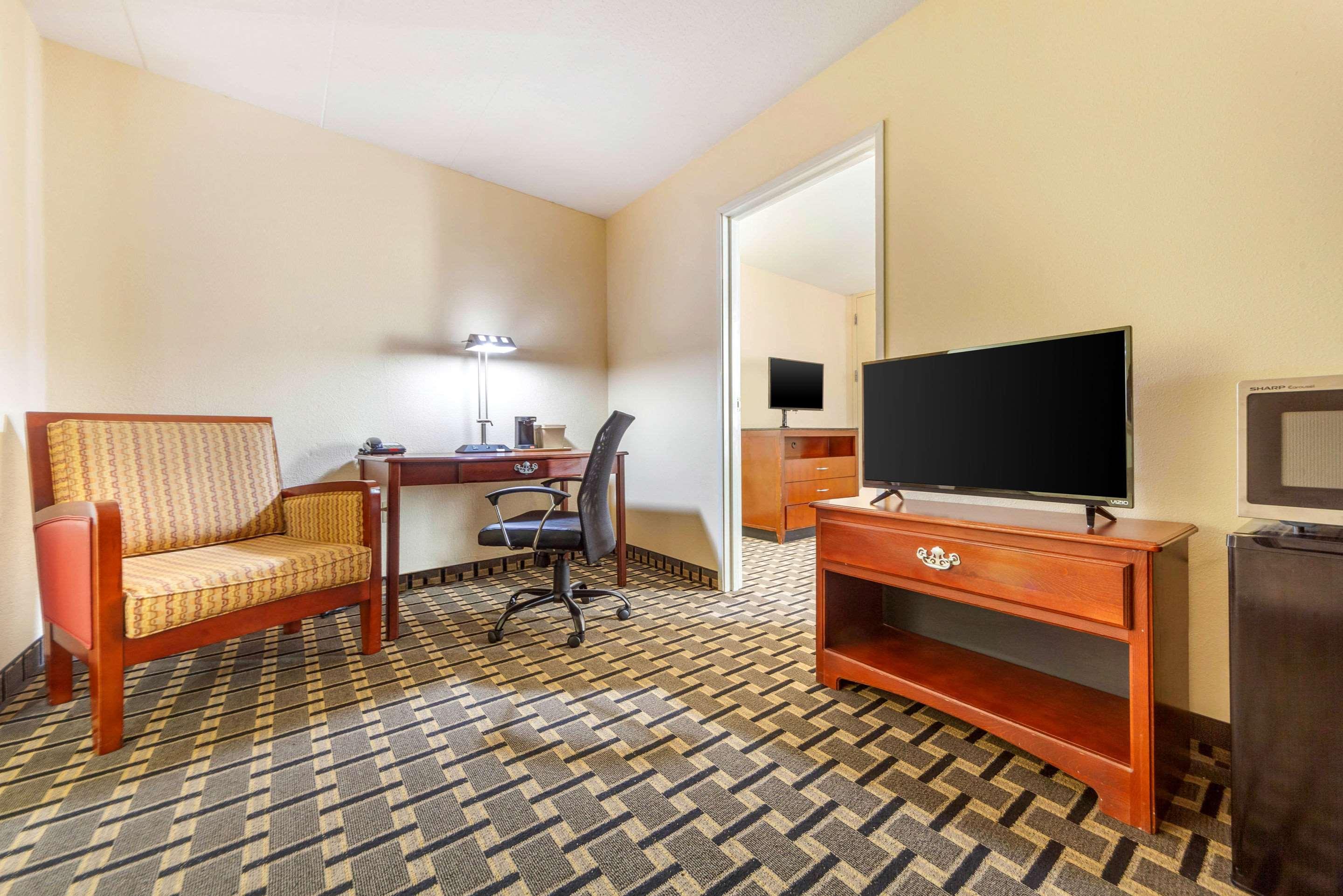 Econo Lodge Inn & Suites Brookings Eksteriør bilde